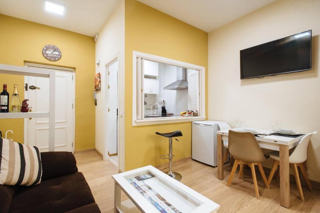 Cozy And Well Located Apartment In The Center Of Seville Exterior photo